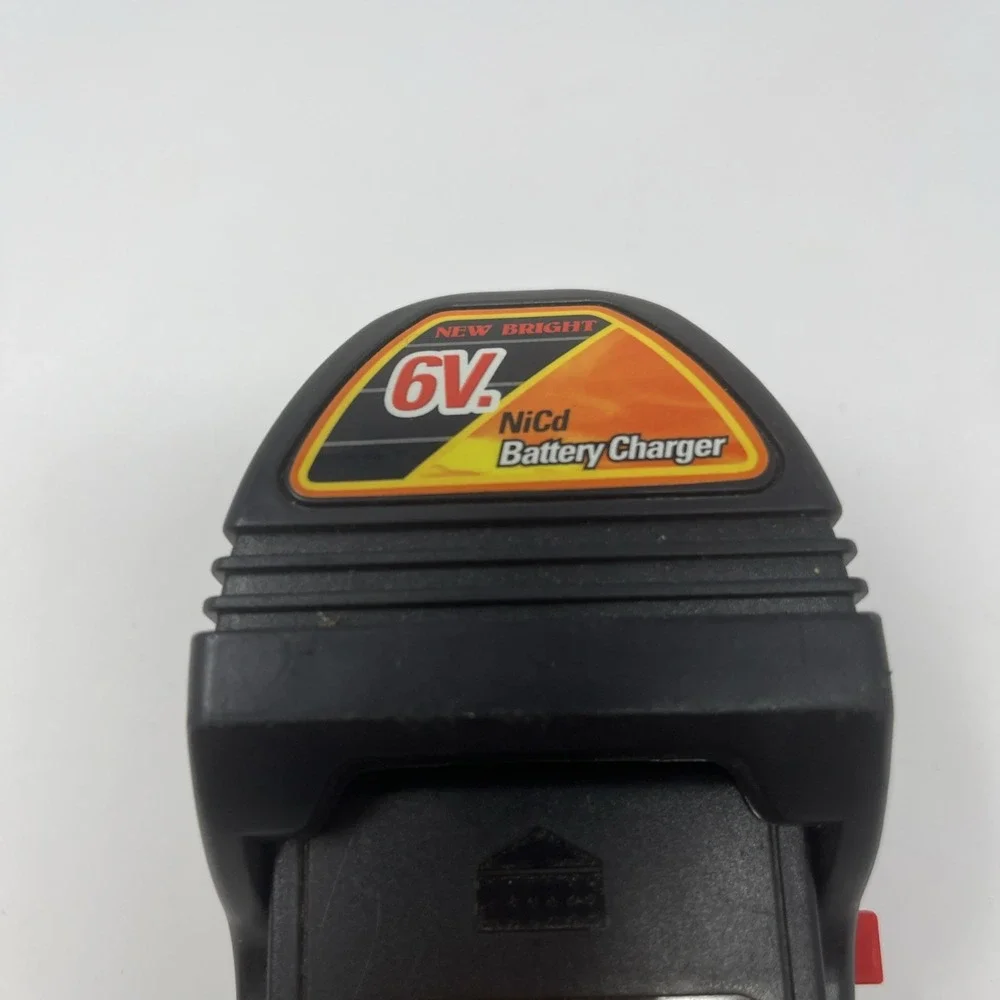 NEW BRIGHT 6V NiCd R/C Radio Control Battery Charger‎ A519201194 + Battery
